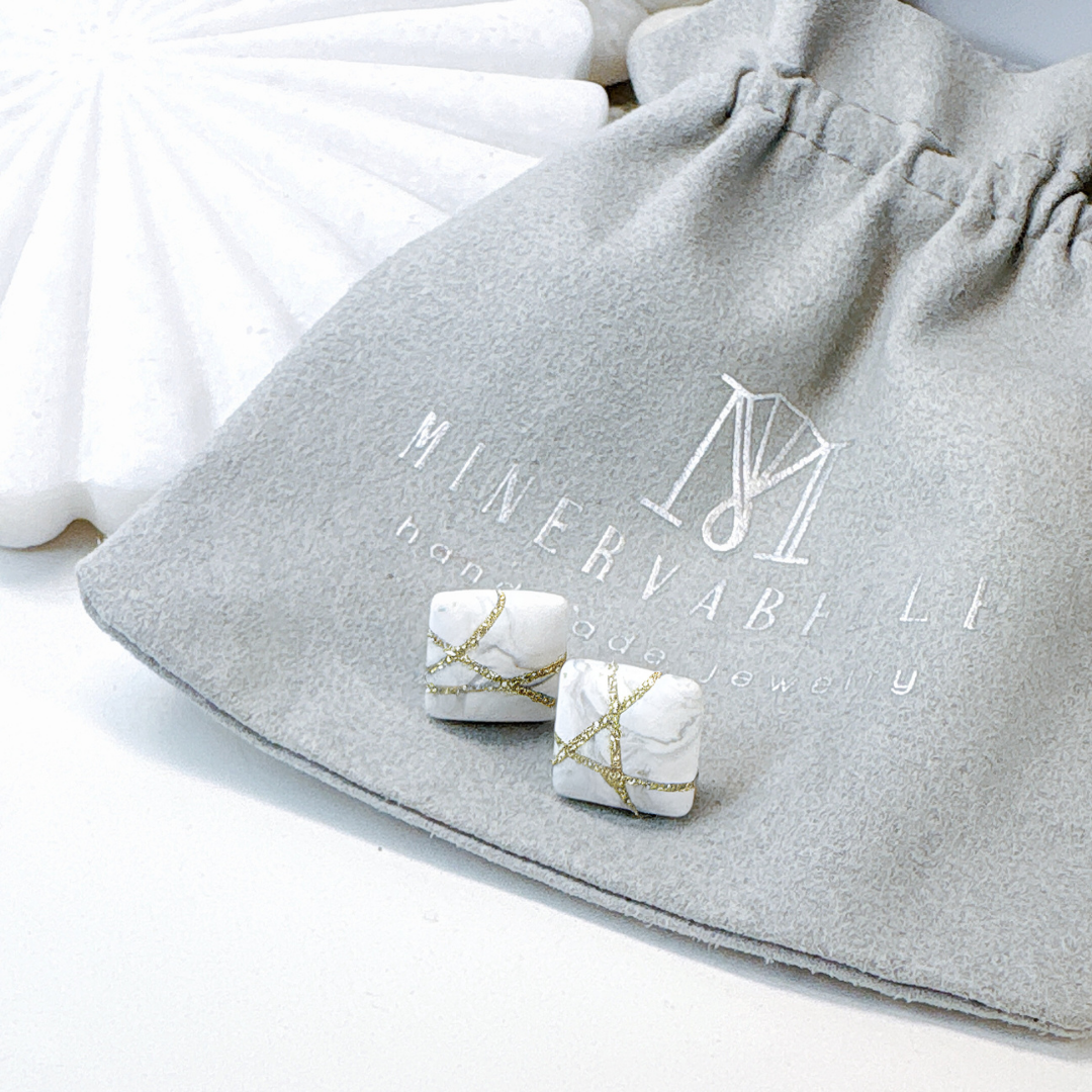 Black Square Stud Earrings with Silver Glitter Line Design