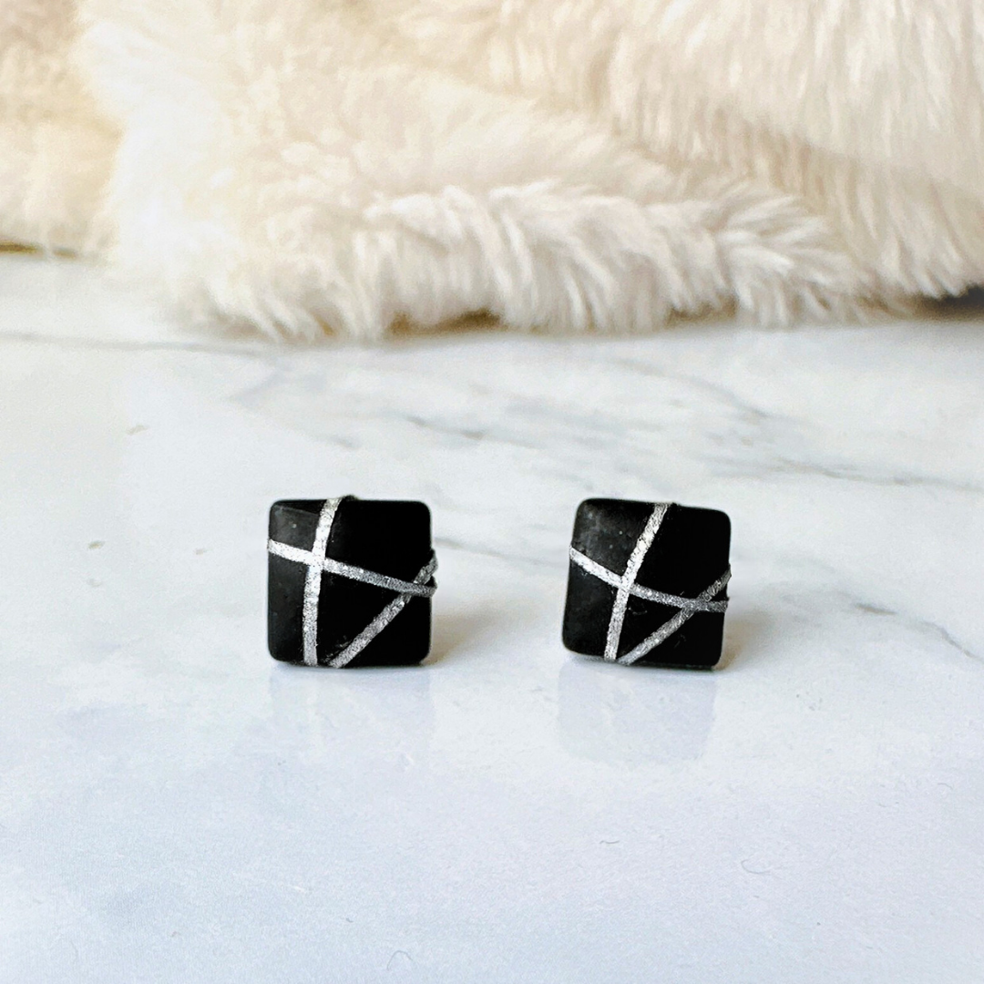 Black Square Stud Earrings with Silver Glitter Line Design