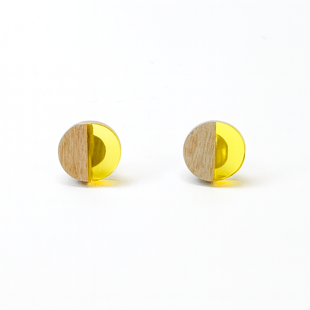 White Hypoallergenic Wood and Acrylic 2-Tones Earring Studs