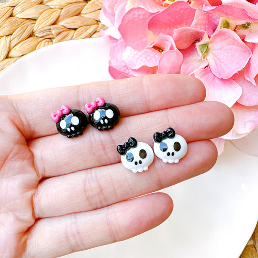 White Cartoon Skull Hypoallergenic Stud Earrings