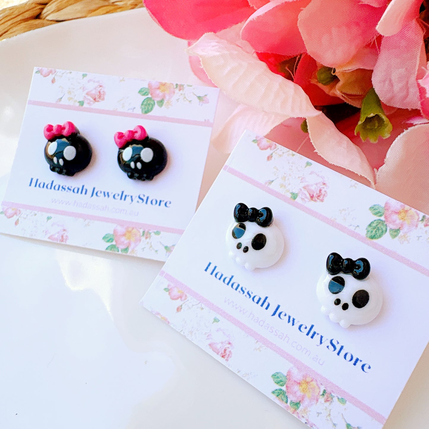 White Cartoon Skull Hypoallergenic Stud Earrings
