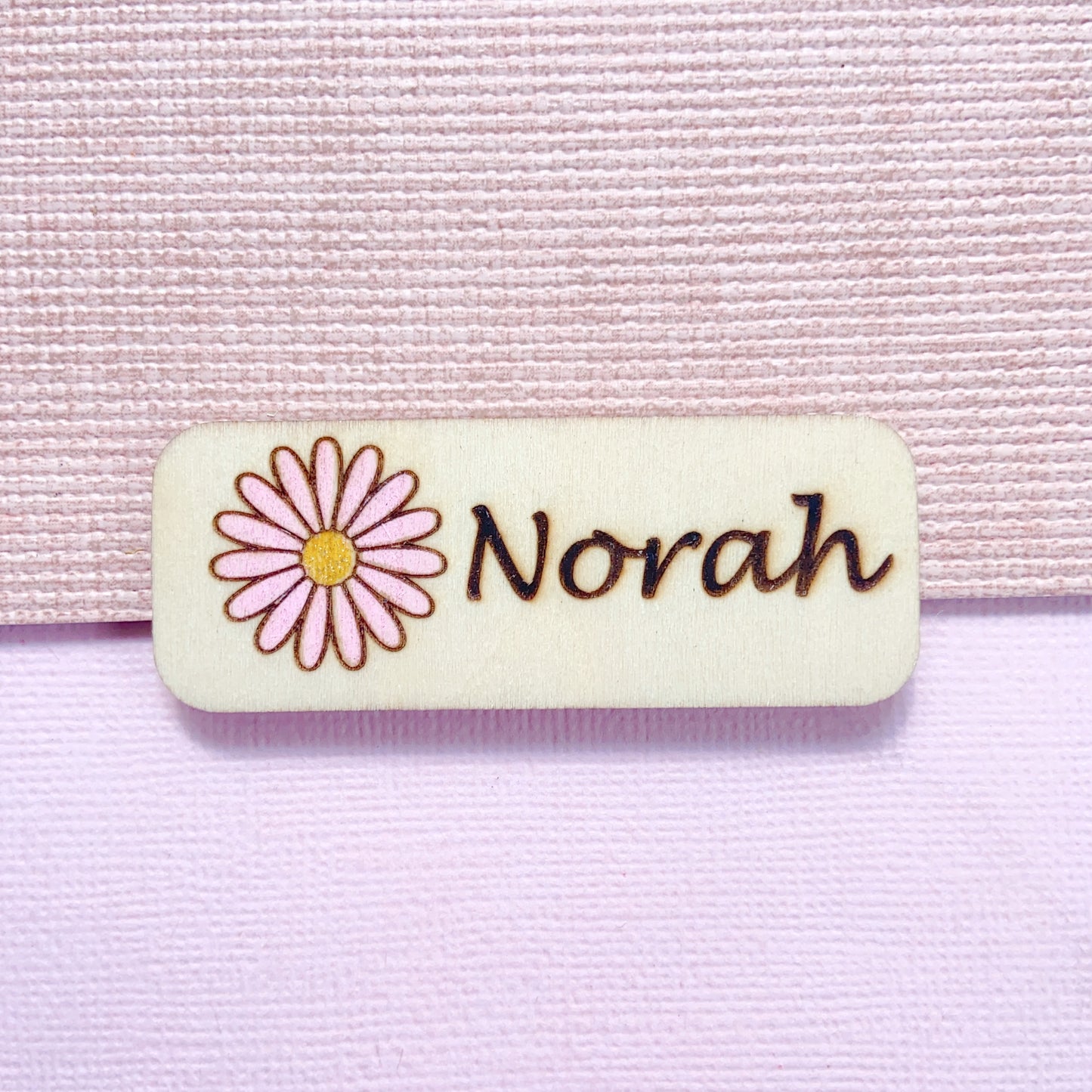 Personalized Daisy Name Badge – Custom Wooden Name Tag for Nurses, Teachers & Staff